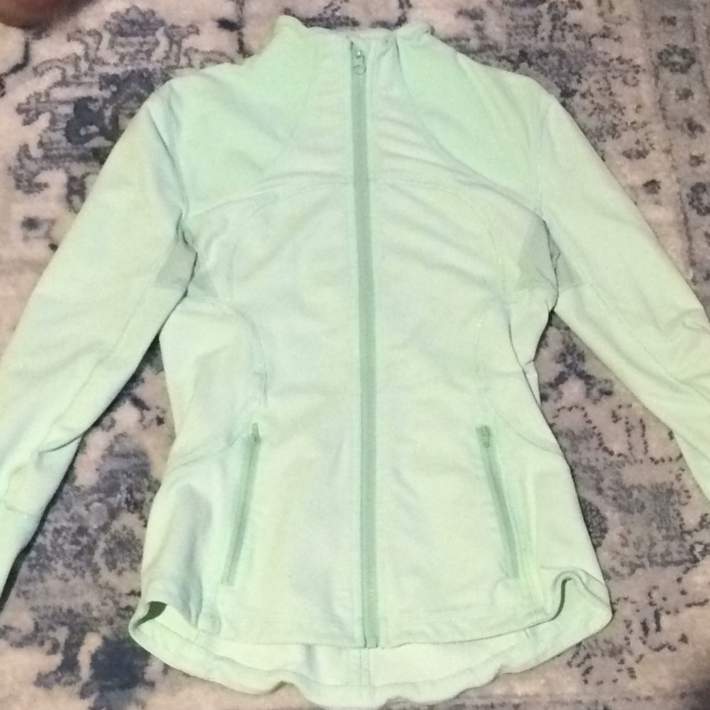 Lululemon top